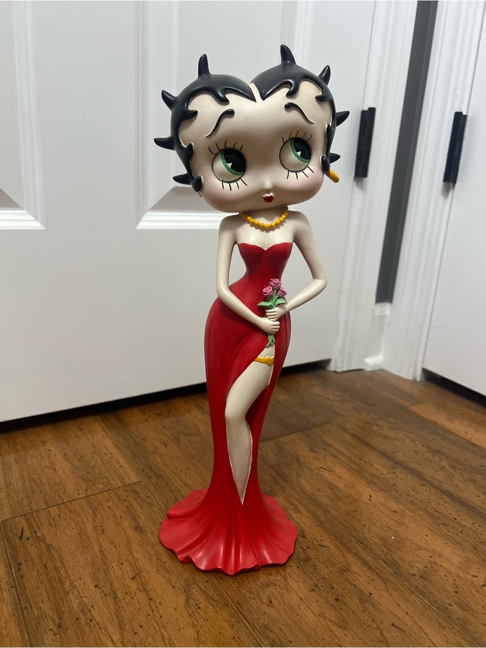 Rare vintage Betty boop holding flowers statue